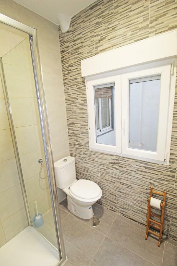 Centrico Y Espacioso Piso En Barrio Tranquilo Alicante Exteriör bild